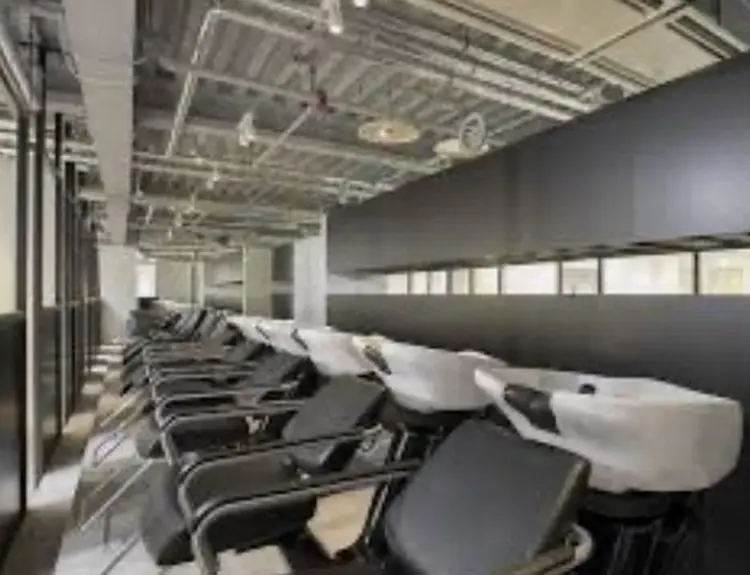 ALBUMの内観・外観2