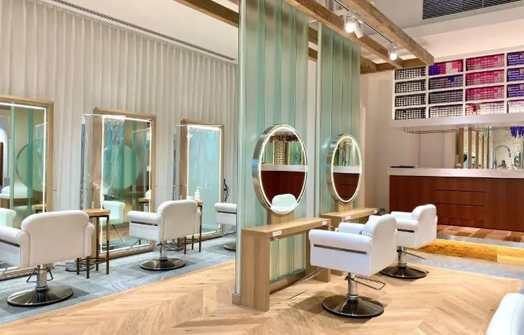 カキモトアームズの内観・外観1