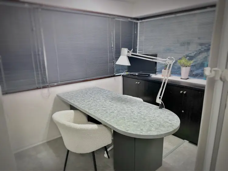 lua nailの内観・外観1