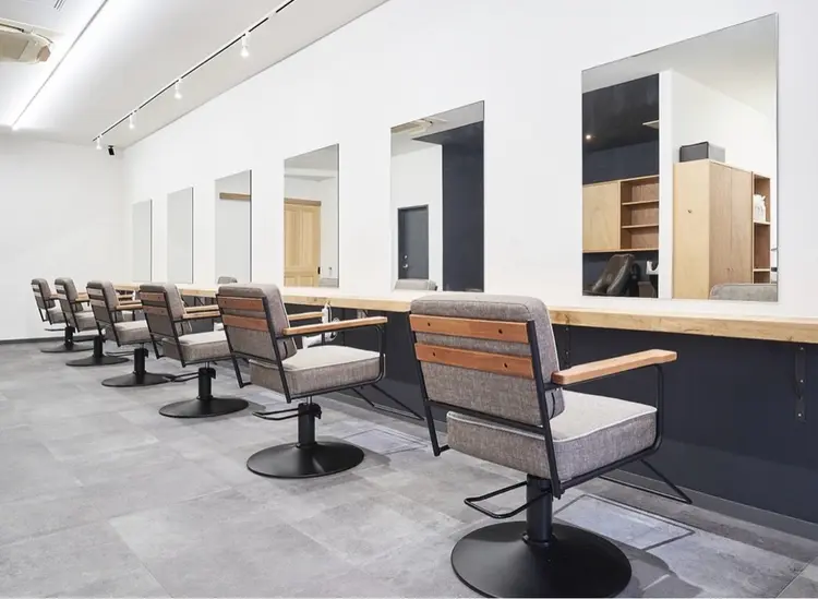 Rosso  Hair&SPA川口店の内観・外観2