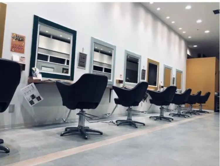 ROOMSの内観・外観2