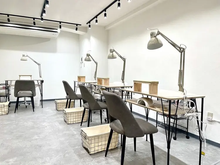 CLEMORE NAIL 浦和店の内観・外観1