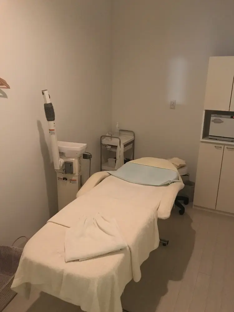 ポーラ ザ ビューティ 西神南駅前店の内観・外観2