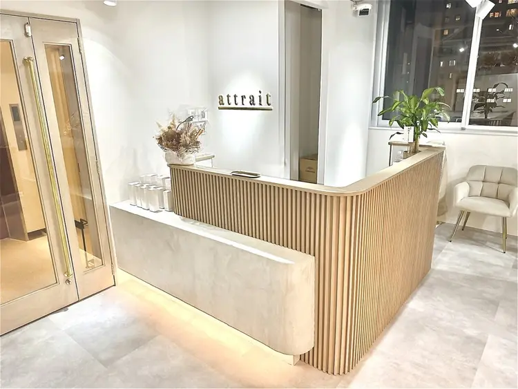 attrait 梅田店【アトレ】の内観・外観1