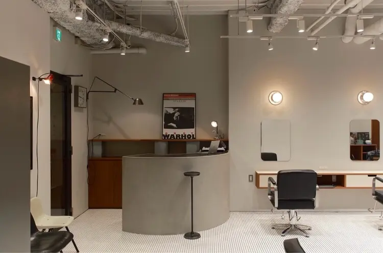 GRIPの内観・外観2