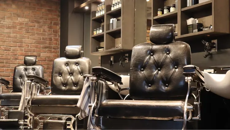 Bro  Tokyo BARBER SHOP 神田店の内観・外観1