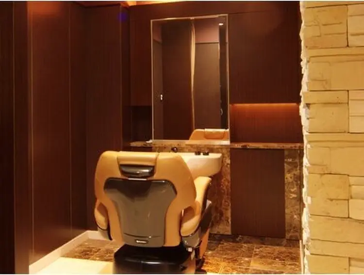 ヘアモードキクチ神田日銀通り店の内観・外観1