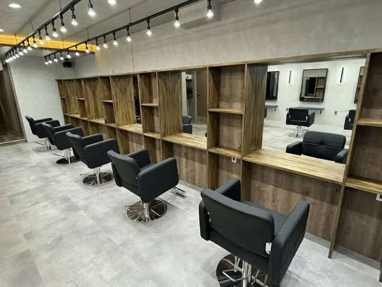 Agu hair woody 三田ウッディタウン店の内観・外観2