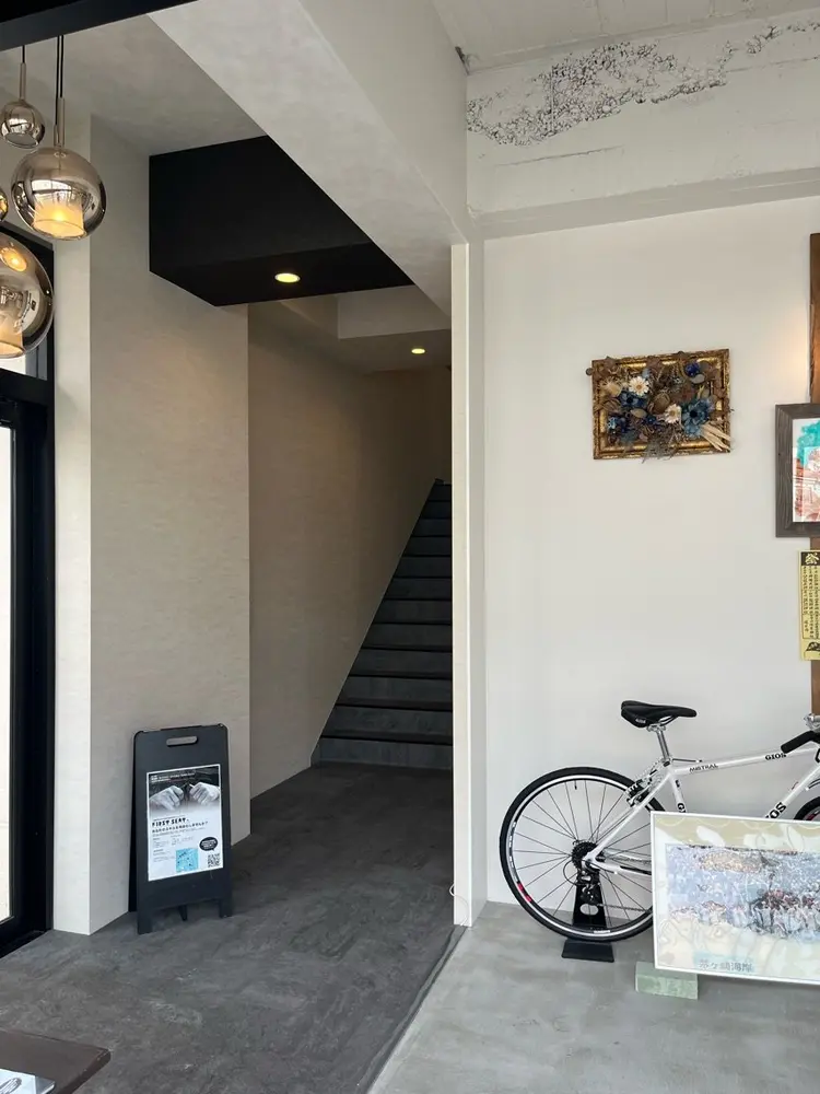 FIRST SEATの内観・外観2