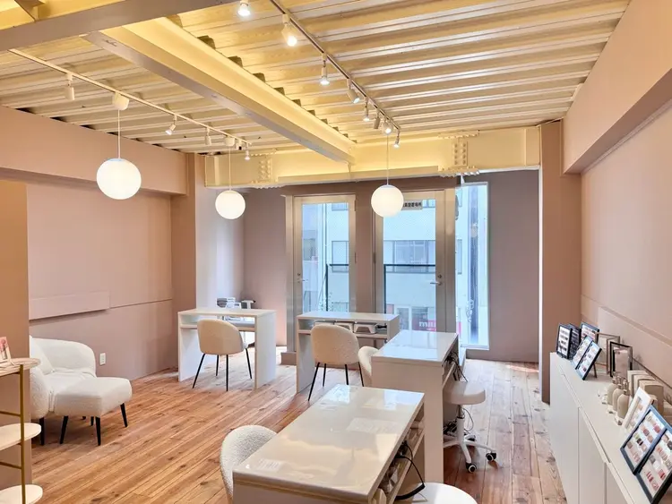 nail standの内観・外観1