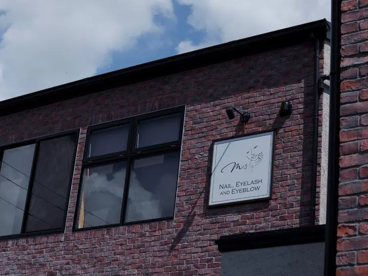 M3 NAIL,EYELASH AND EYEBLOW【エムスリー】の内観・外観2