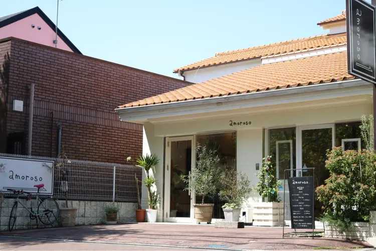 amorosoの内観・外観1
