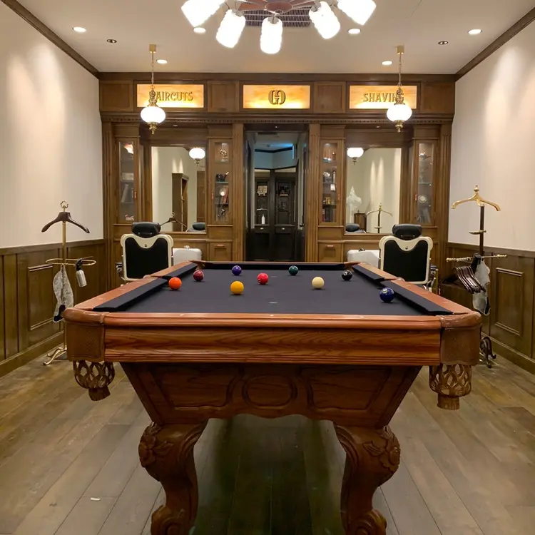 ヒロ銀座 バーバーショップ神楽坂店の内観・外観2