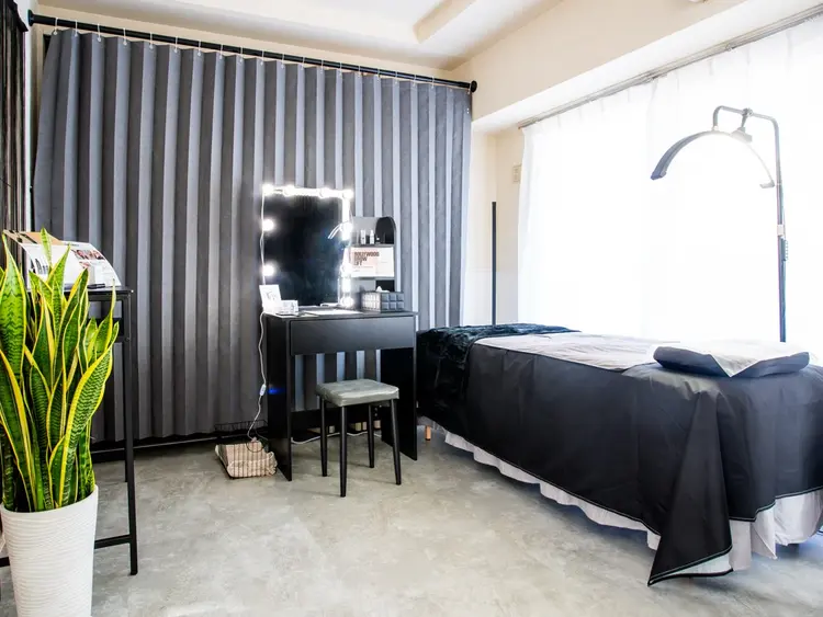 The Giftの内観・外観2