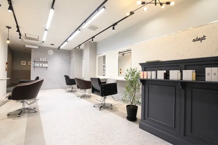 adept北千住店の内観・外観1