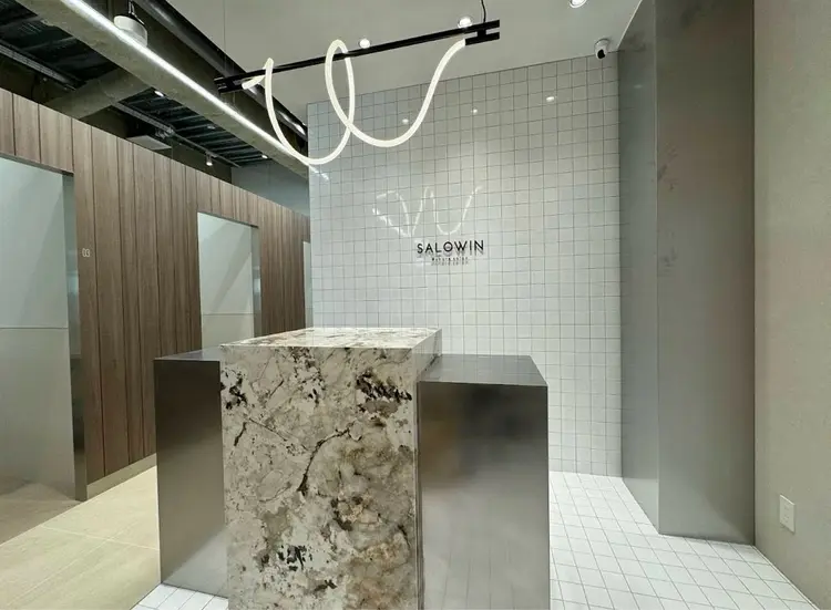 SALOWIN渋谷神南店の内観・外観1