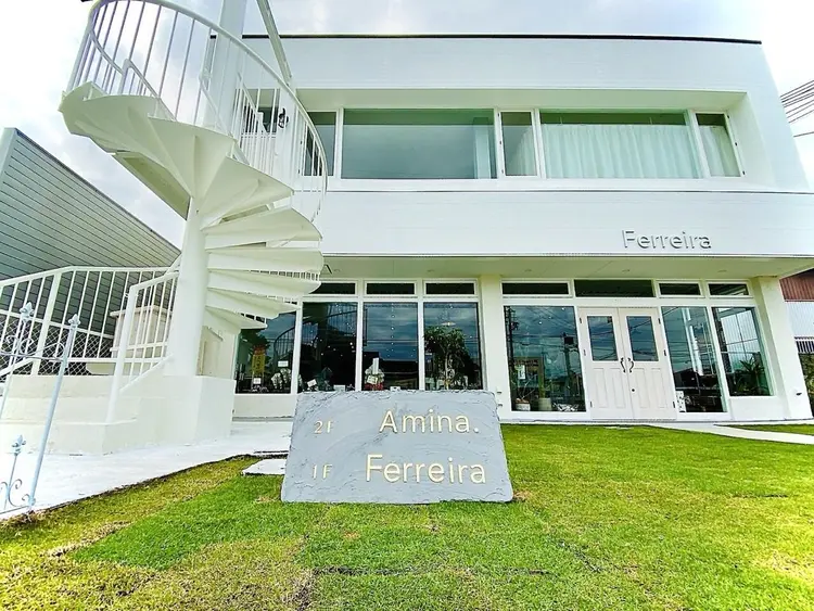 Amina.彦根店の内観・外観1