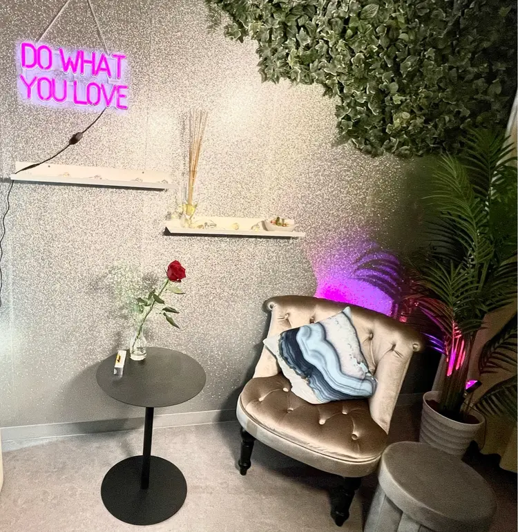 cribの内観・外観1