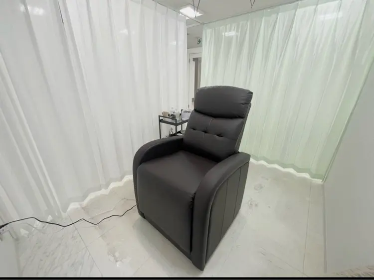 眉毛の王様　鹿児島店の内観・外観3