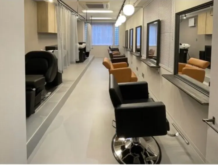 XYZ新宿の内観・外観1