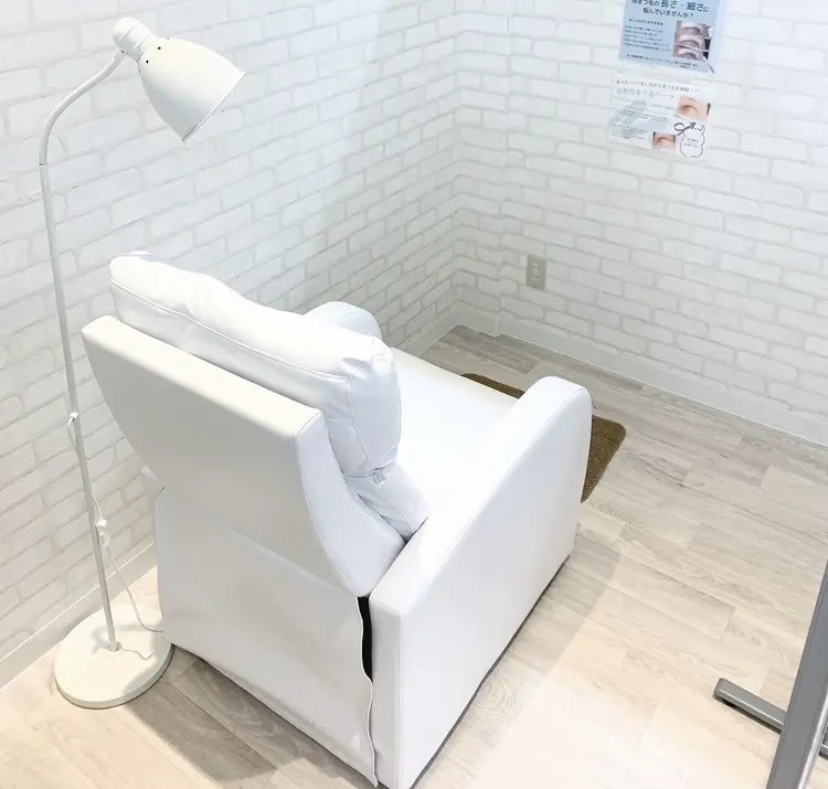 memoto 江坂店の内観・外観1