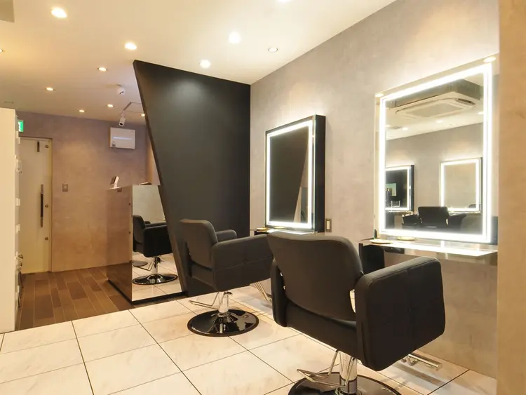 CS made by SHACHU栄店の内観・外観2