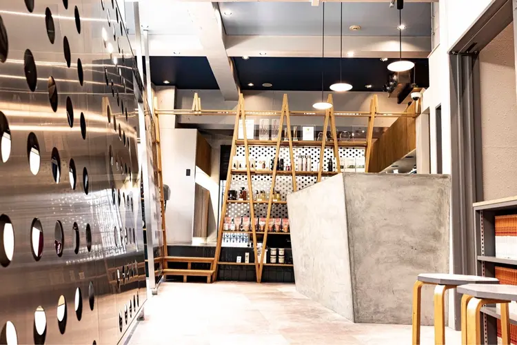 CHARLES   DESSINの内観・外観2