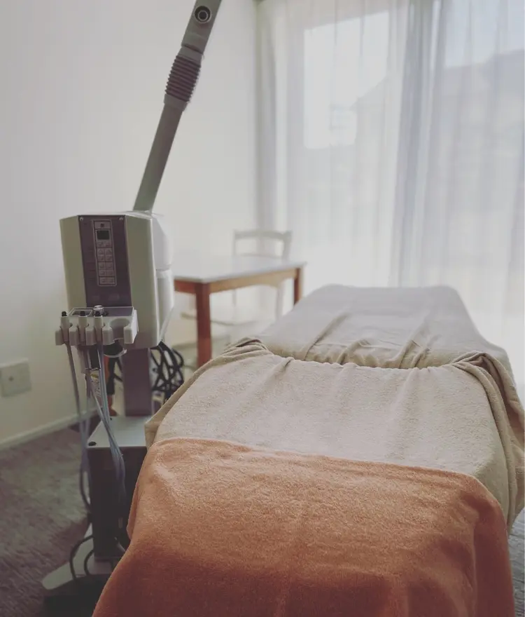 サロンドフルベール 折尾店の内観・外観2