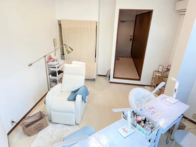 Queen ネイル&アイラッシュの内観・外観1