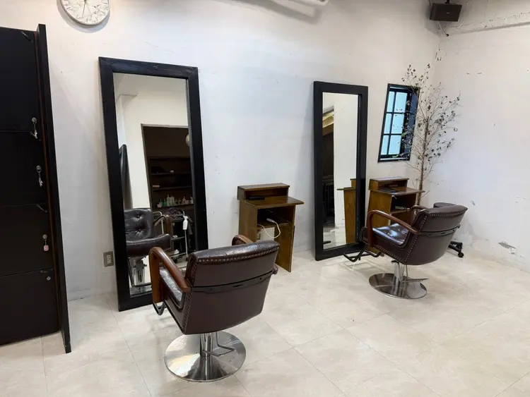 ヘアカラーファクトリーの内観・外観1