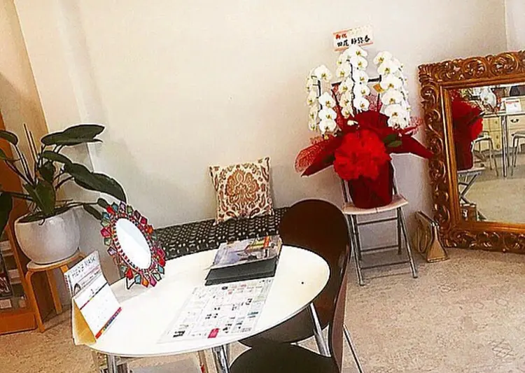 メナードフェイシャルサロン LOROの内観・外観1