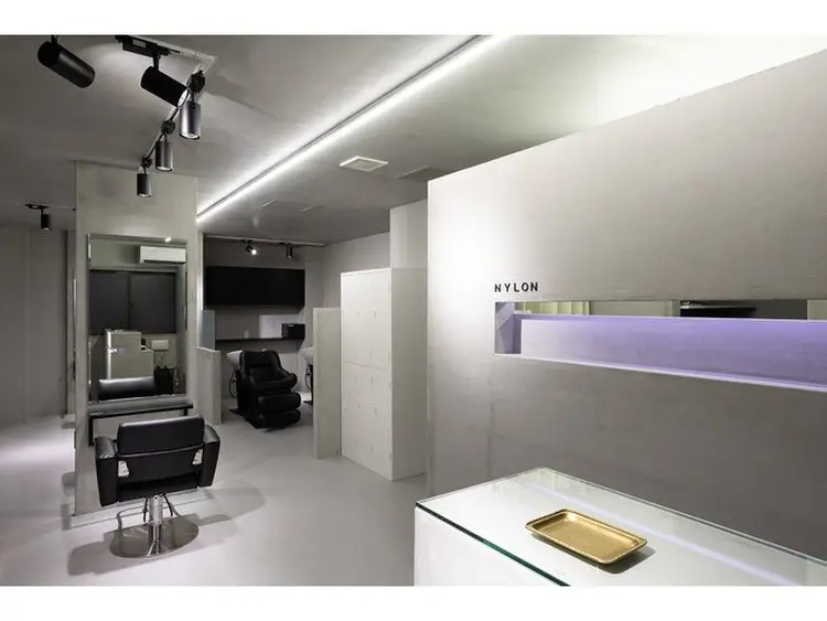 NYLONの内観・外観1