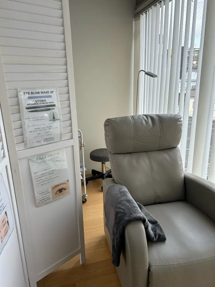 WHITE EYE大和八木店の内観・外観2