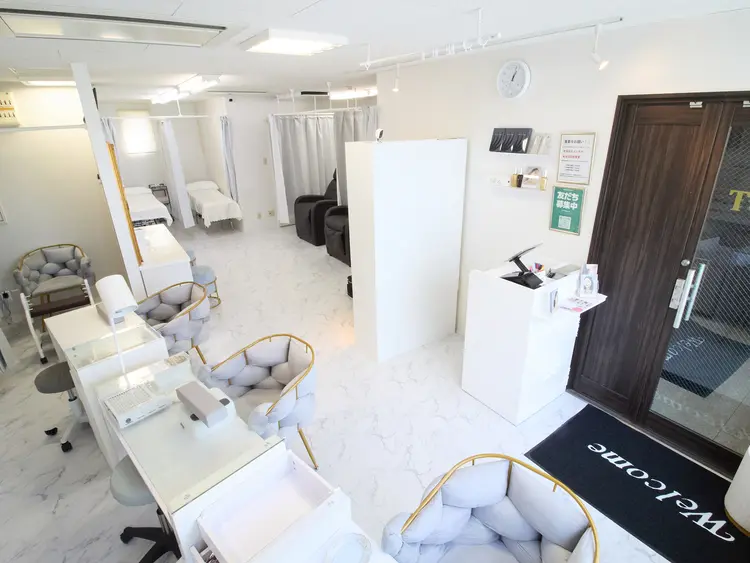 REBEST 京橋 ネイルとまつげ専門店 同時施術　リーベストの内観・外観1