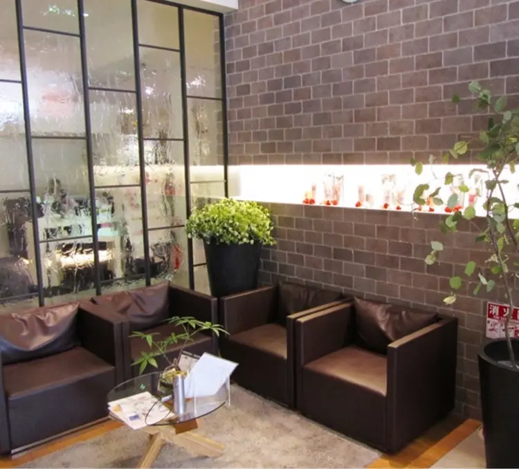 ヘアーカッティングガーデン　ジャック・モアザン梅田店の内観・外観1