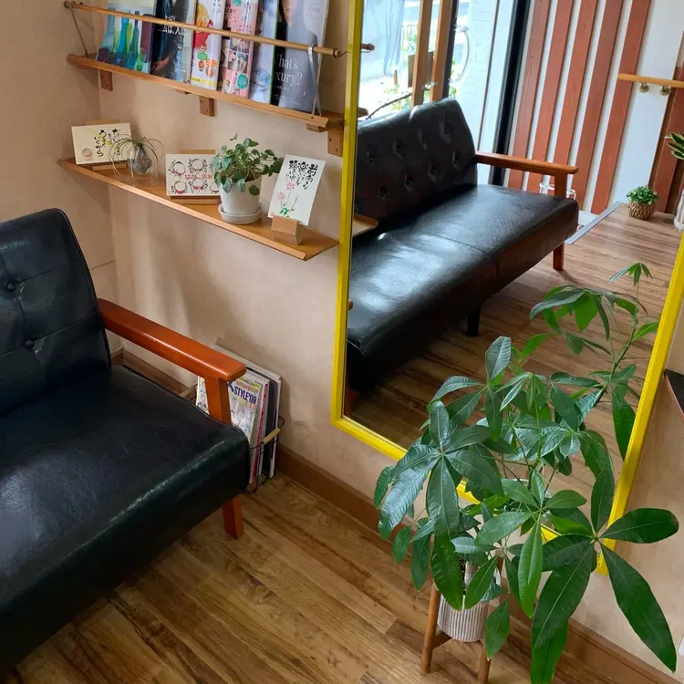 HAIR CREATIVE SHOP TOTOの内観・外観2