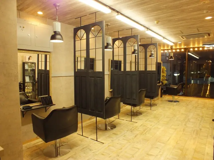 ノアヘアデザイン町田店の内観・外観2