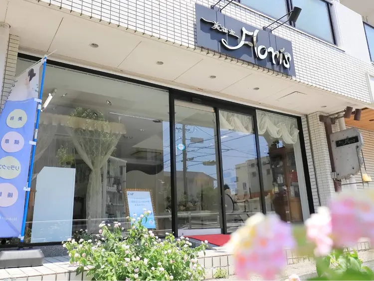 F lorisの内観・外観1