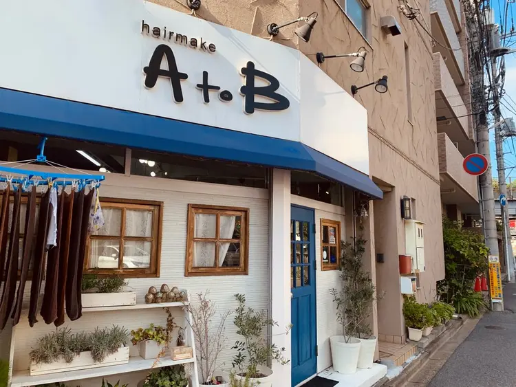 AtoBの内観・外観1