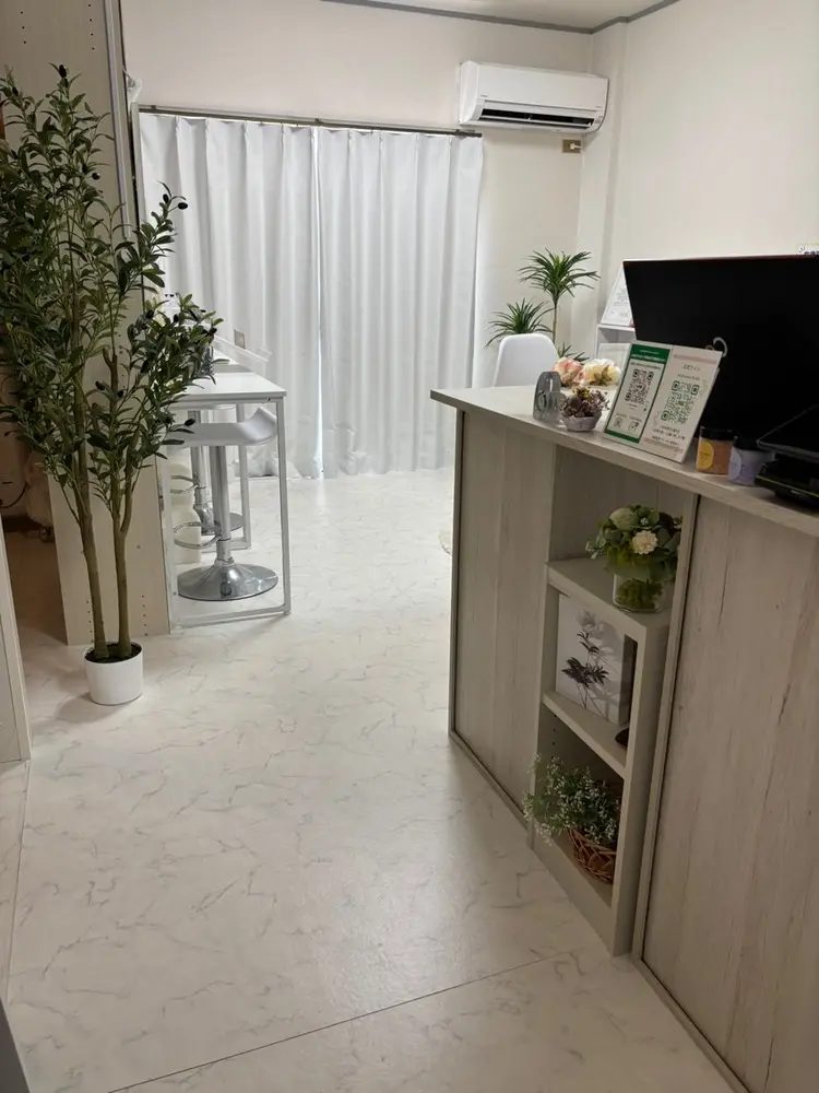 salon Souril（スリール）の内観・外観1