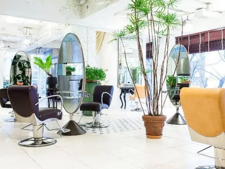 Of  hair宮崎台店の内観・外観2