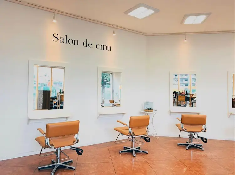 サロンドエムの内観・外観1