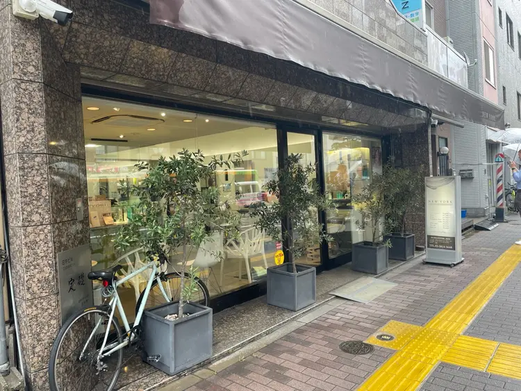 NEWYORK根津店の内観・外観2