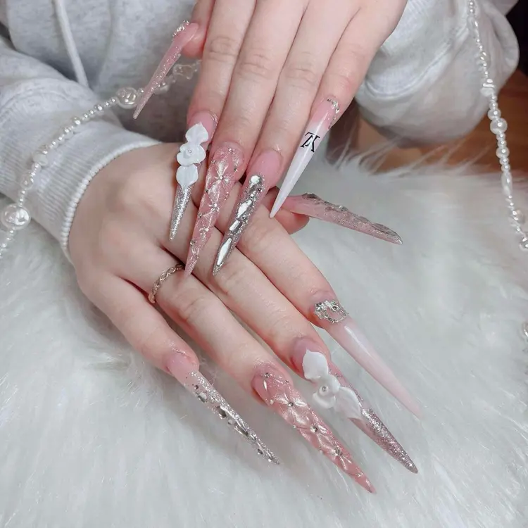 Queen Nail Salonの内観・外観3