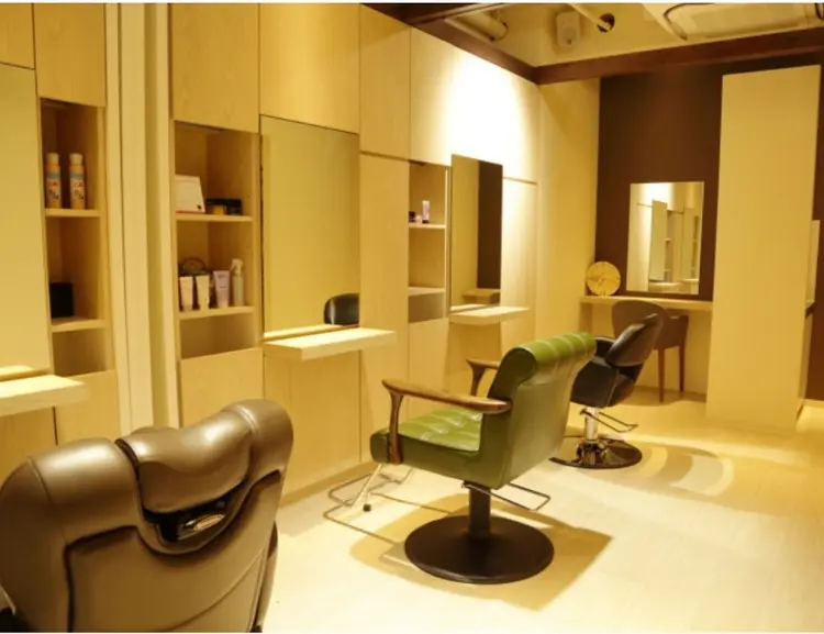 utiの内観・外観1