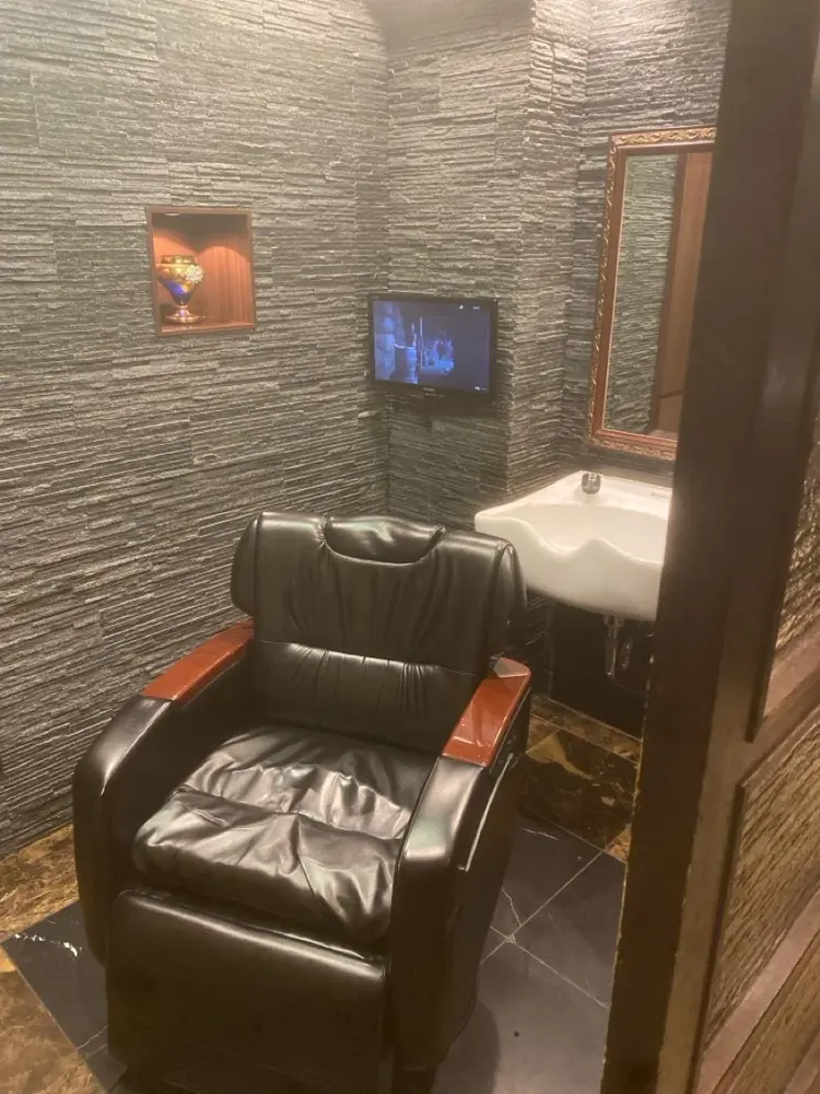 ヒロ銀座バーバーショップ東京駅丸の内店の内観・外観1