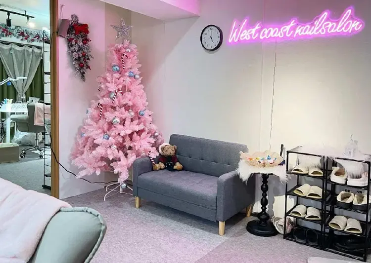 West coast Nailsalonの内観・外観1