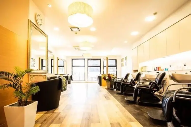 mod’s hair上尾西口店の内観・外観3