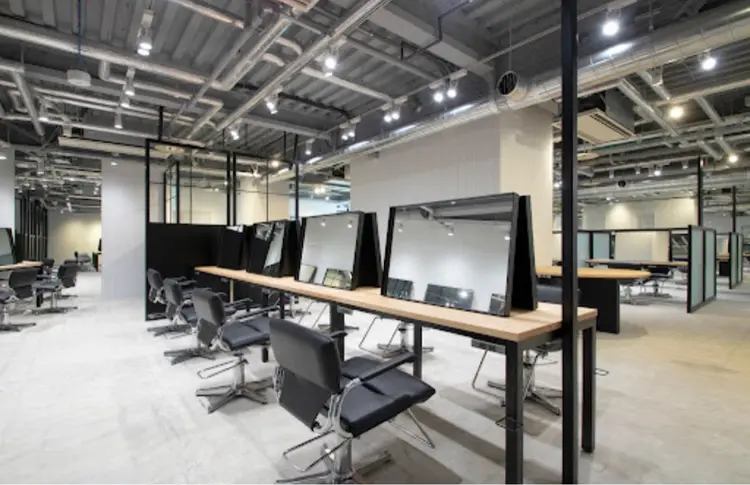 ALBUMの内観・外観1