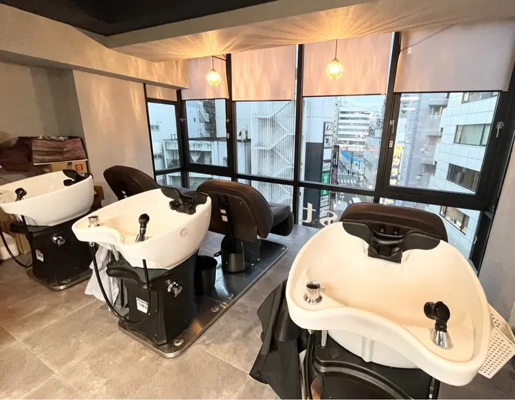 est hair 池袋西口店の内観・外観3